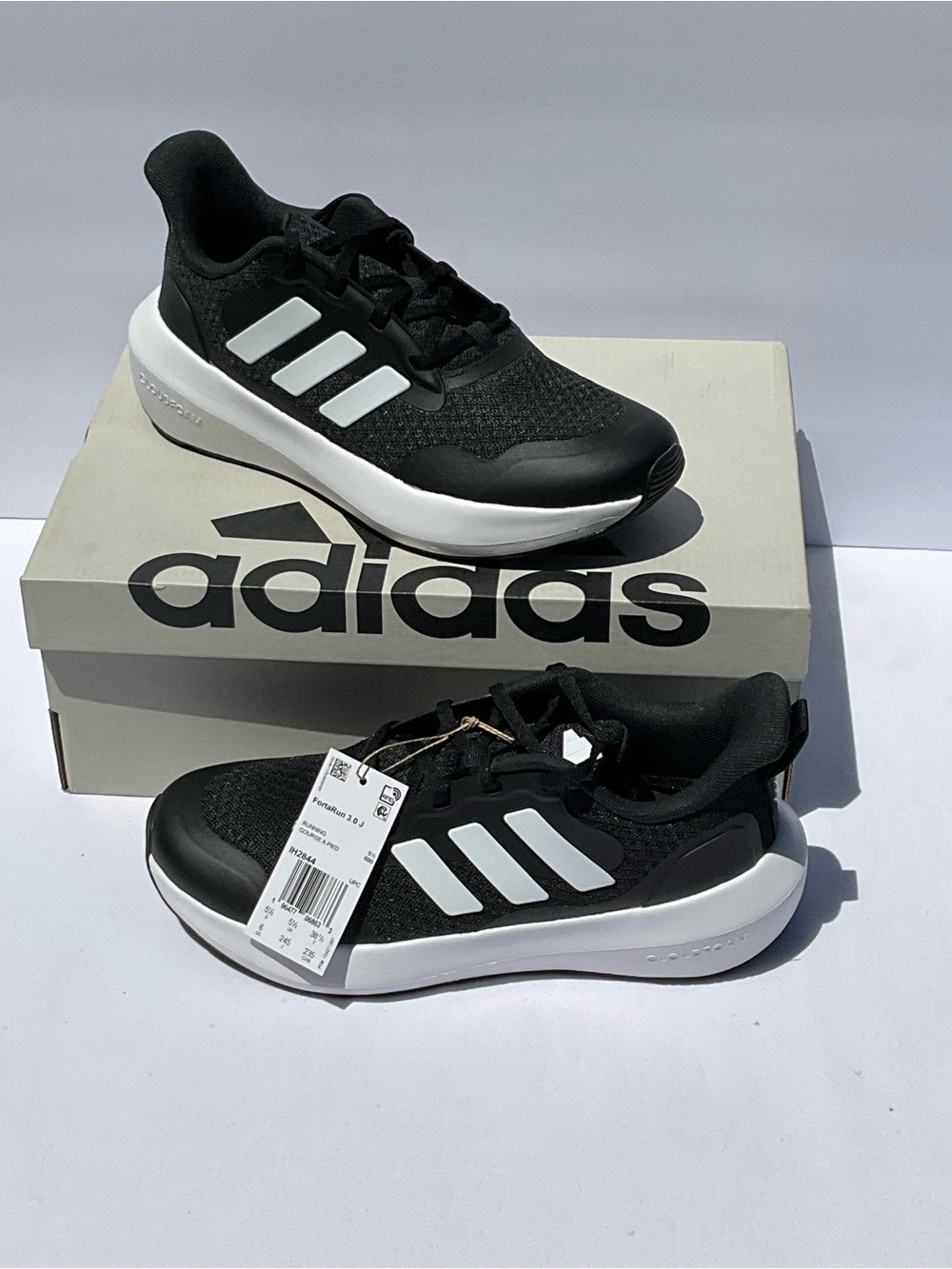 NWT Adidas FortaRun 3.0 J Black/White Running Shoe Size 6
